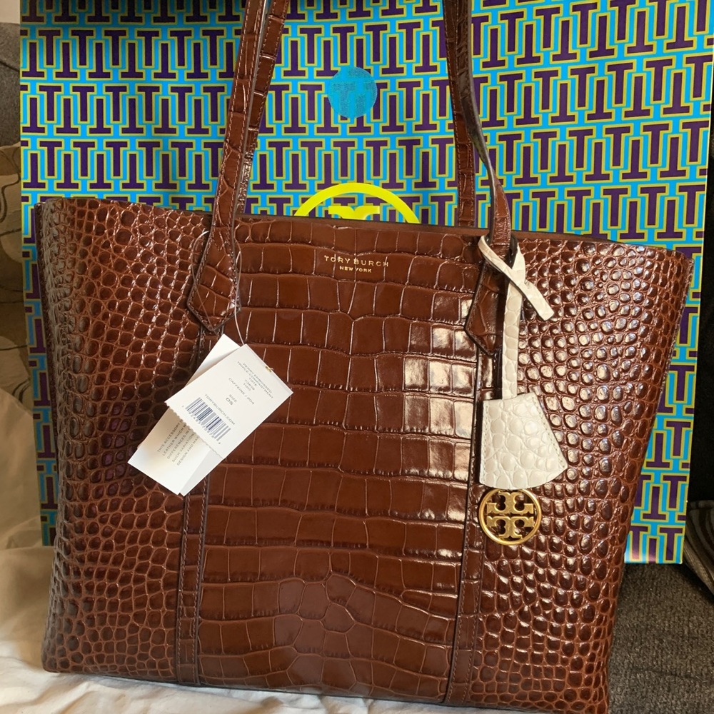 SOLD⛔️Authentic TORY BURCH Embossed leather triple compartment tote - Picture 2 of 15